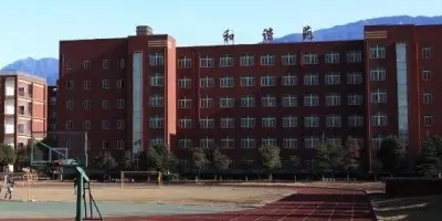 <b>四川省射洪縣理工職業技術學校簡介</b>