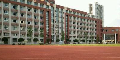 <b>閬中市機電職業(yè)學(xué)校</b>