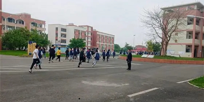 <b>彭山縣青龍職業(yè)中學(xué)校</b>