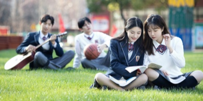 <b>眉山科學(xué)技術(shù)學(xué)校</b>