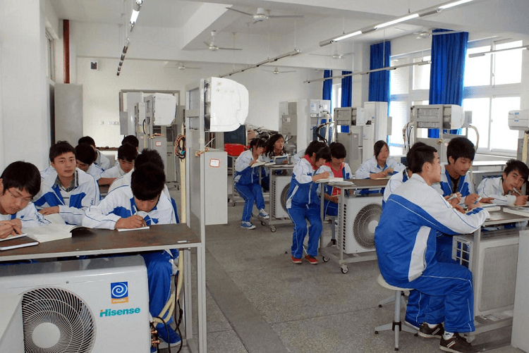 成都電子信息學校