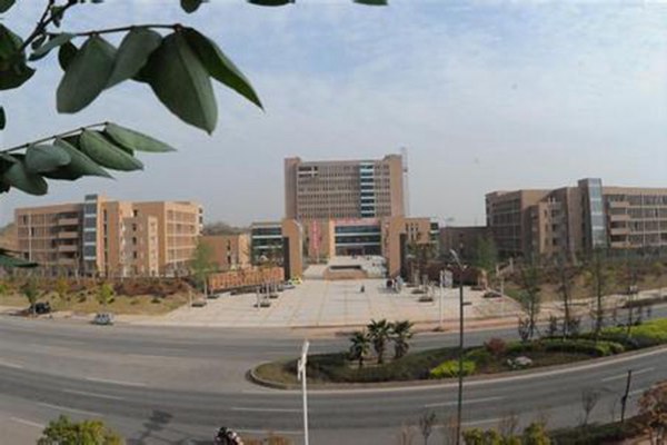 四川希望汽車職業學院