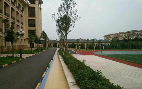 峨眉山職業(yè)技術(shù)學(xué)校開設(shè)有哪些專業(yè)?美發(fā)與形象設(shè)計專業(yè)就業(yè)怎么樣