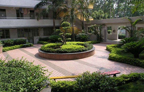 2023年讀模具與數控專業選擇巴中哪所職業學校比較好